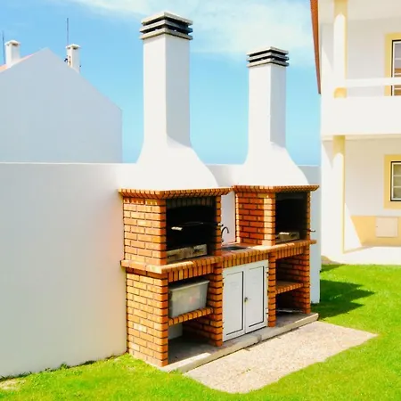 Holiday home Catarina House - Baleal Beach, Balcony, Pool